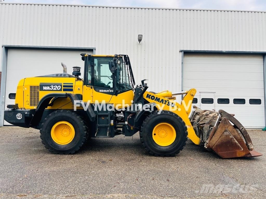 Komatsu WA320 Ładowarki kołowe