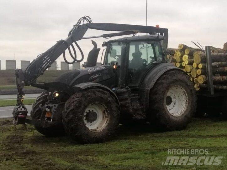 Valtra T 214 D Ciągniki rolnicze