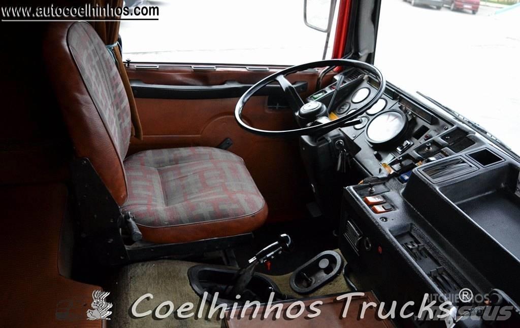 Volvo F10 Ciężarówki typu Platforma / Skrzynia