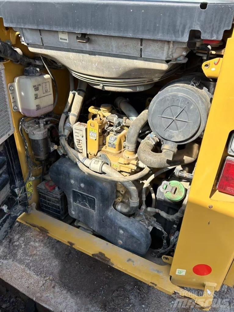 CAT 262 D Ładowarki burtowe