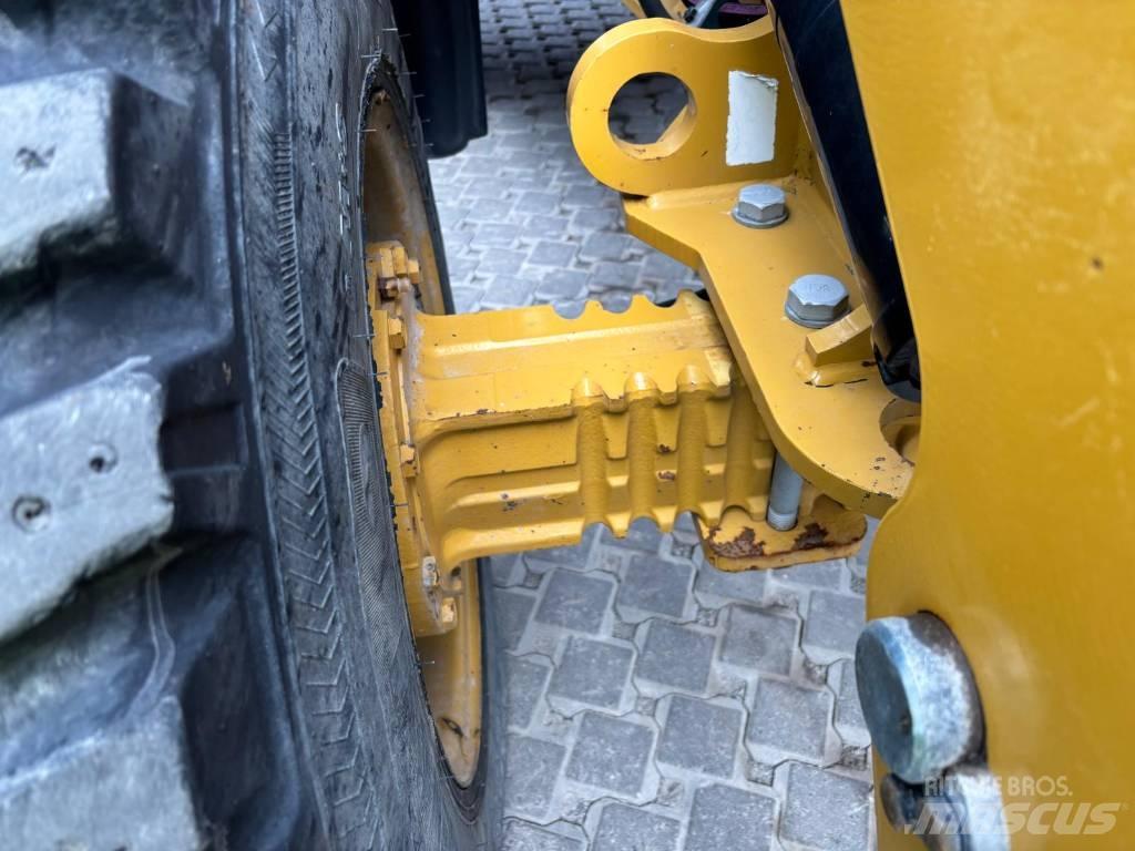 CAT 908 M Ładowarki kołowe