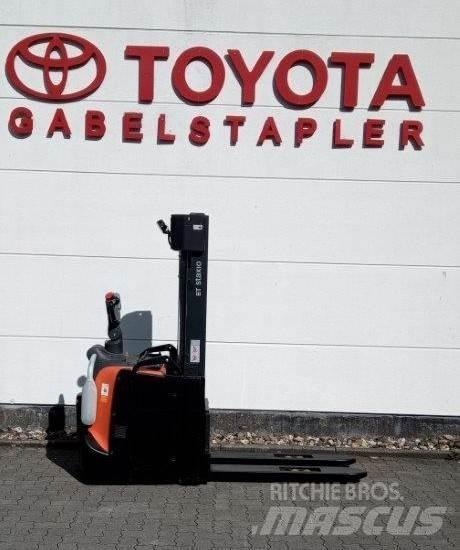 Toyota SPE140L Wózki widłowe unoszące z dyszlem