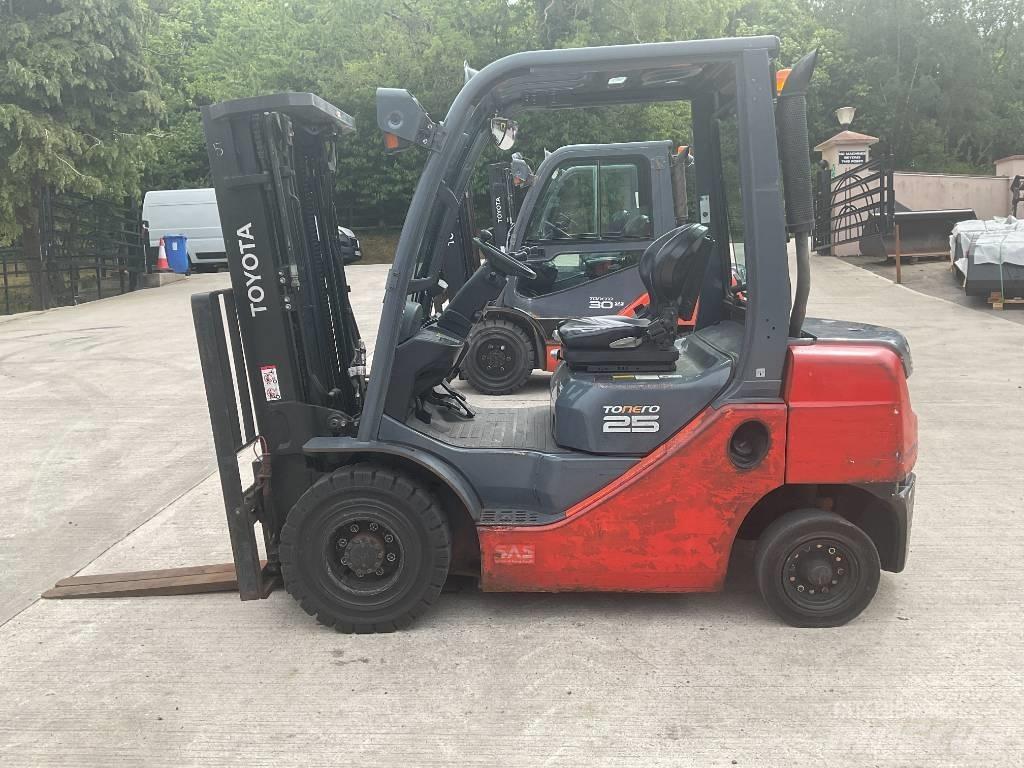 Toyota 02-8 FDF 25 Wózki Diesla