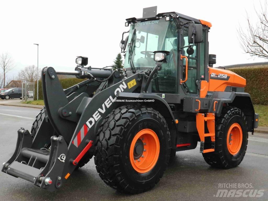 Develon DL 250-7 Ładowarki kołowe
