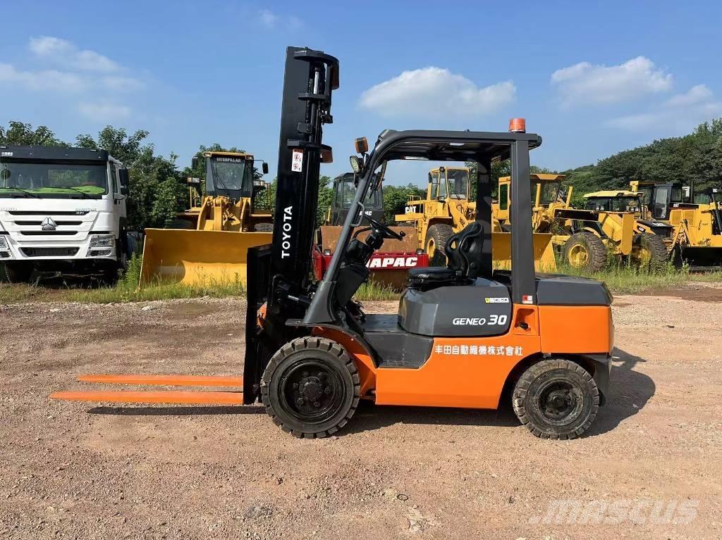 Toyota 30 Forklift Wózki Diesla