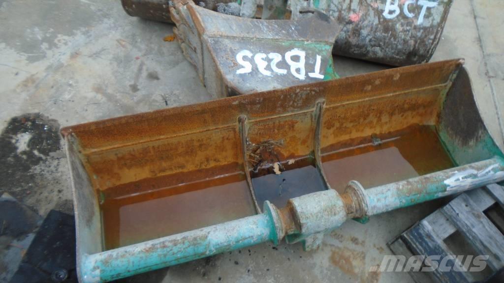 Takeuchi TB 235 Minikoparki