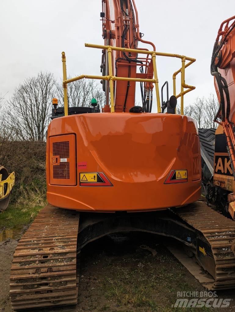 Hitachi ZX225US-7 Koparki gąsienicowe