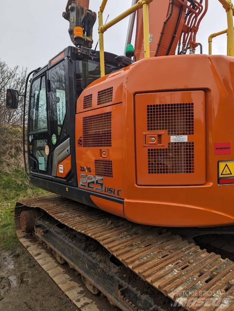 Hitachi ZX225US-7 Koparki gąsienicowe