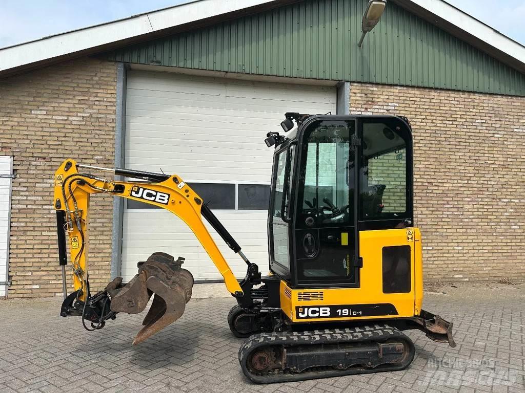 JCB 19 c1 Minikoparki