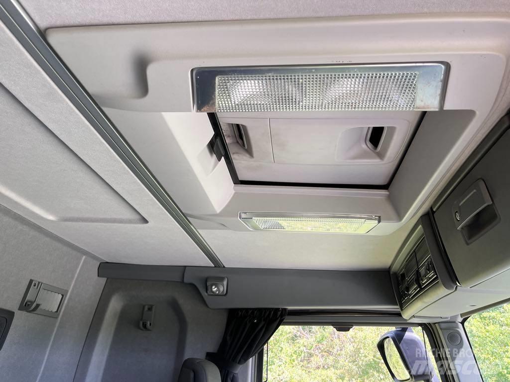 Renault Kerax 6x4 Żurawie