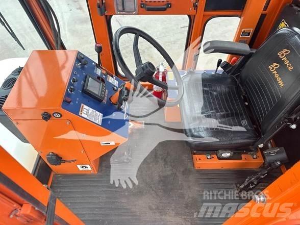 Broce RCT350 Zamiatarki - Zgarniarki - Odśnieżarki