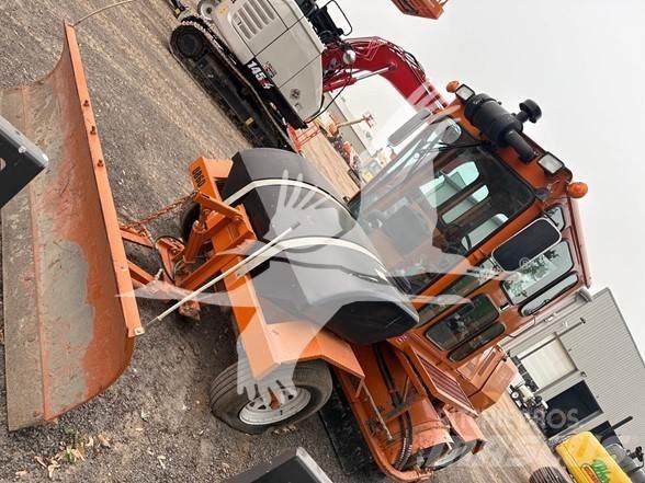 Broce RCT350 Zamiatarki - Zgarniarki - Odśnieżarki