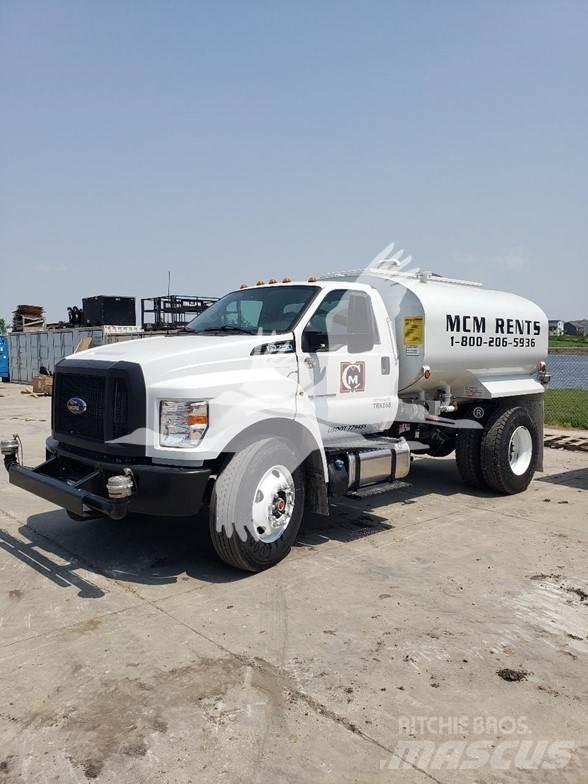F & R F750 Naczepy do transportu drewna