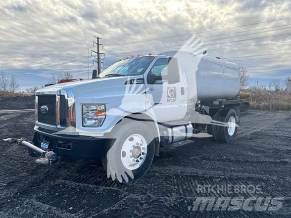 F & R F750 Naczepy do transportu drewna