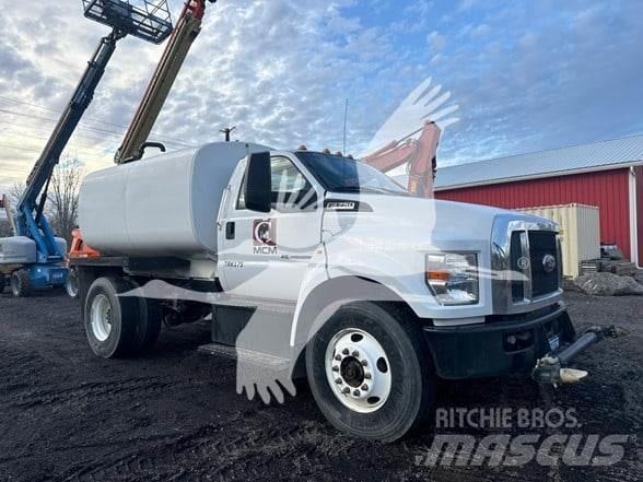 F & R F750 Naczepy do transportu drewna
