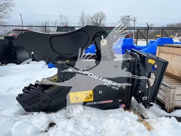  F & S FC25 Inne przyczepy