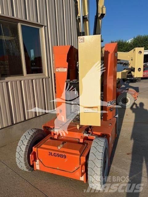 JLG E300AJP Podnośniki przegubowe