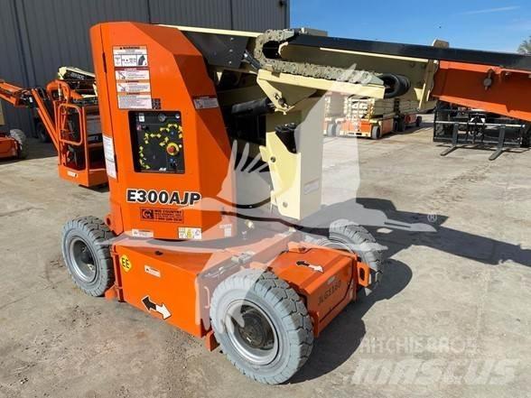 JLG E300AJP Podnośniki przegubowe