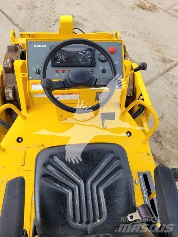Sakai SV204TB Walce jednobębnowe