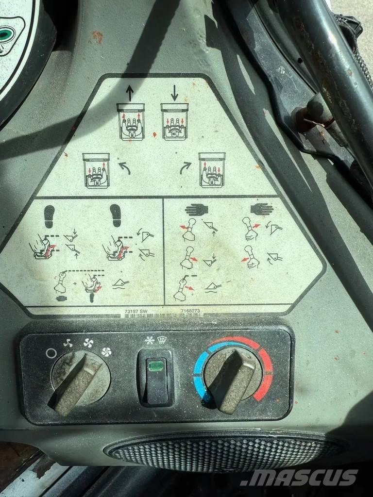 Bobcat T650 Ładowarki burtowe