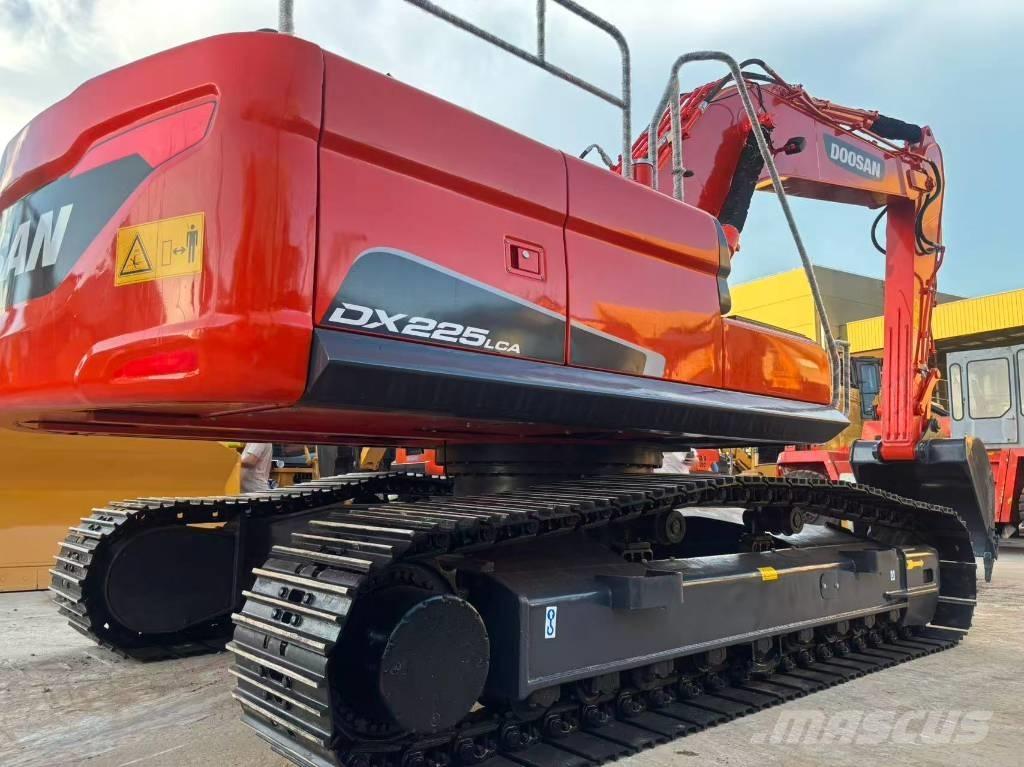 Doosan DX 225 LC Koparki gąsienicowe