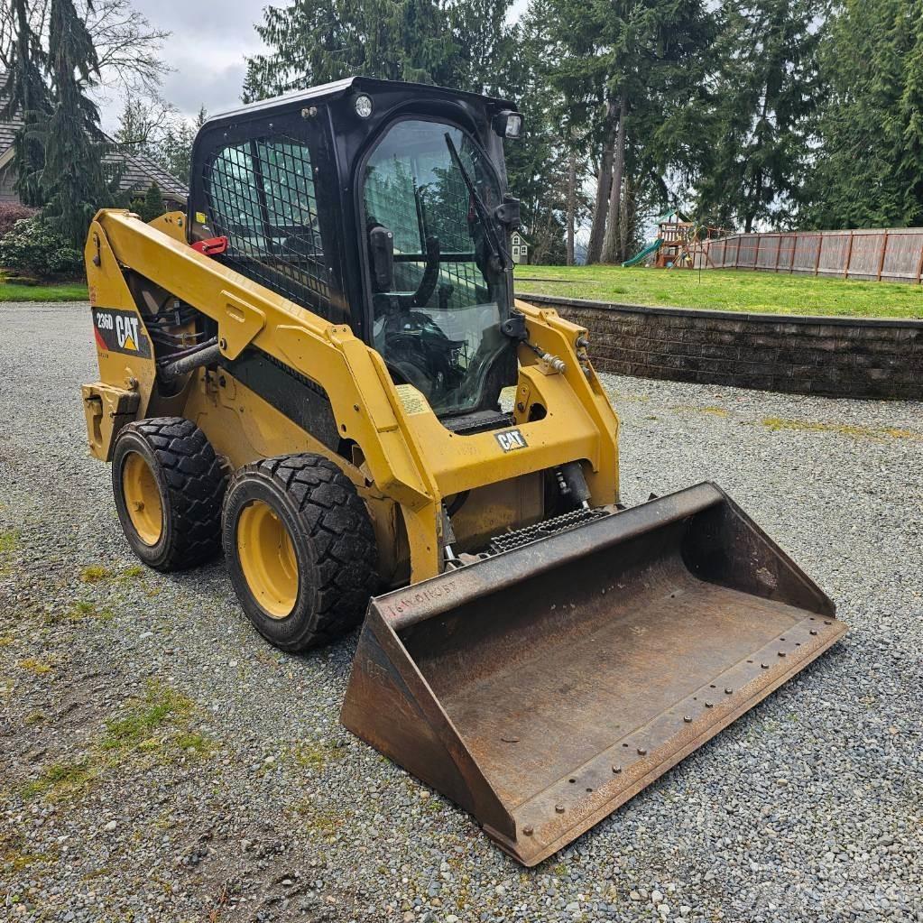 CAT 236D Ładowarki burtowe