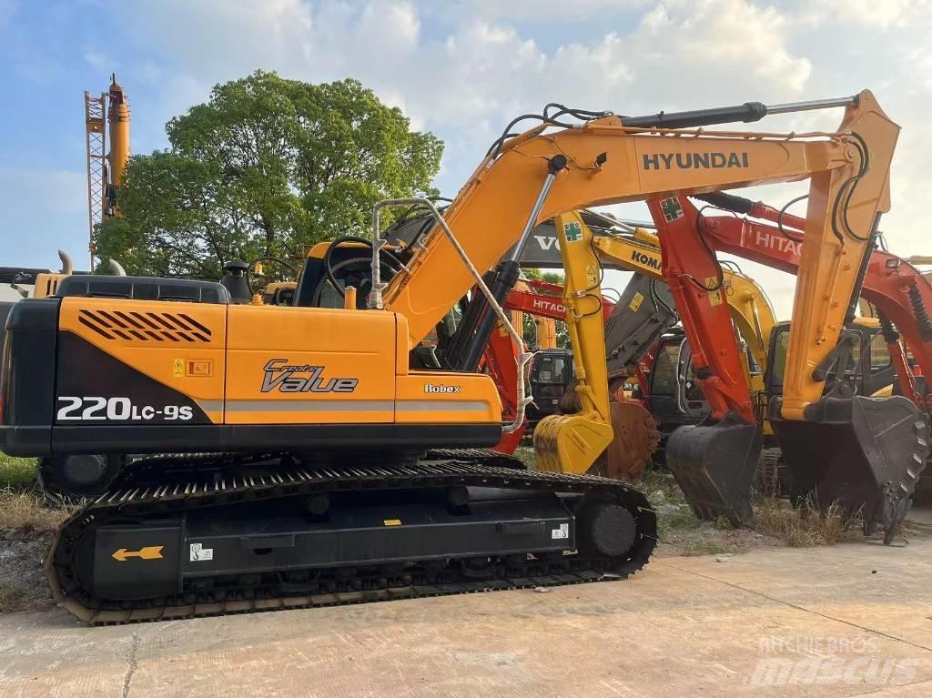 Hyundai R220LC-9S Koparki kołowe