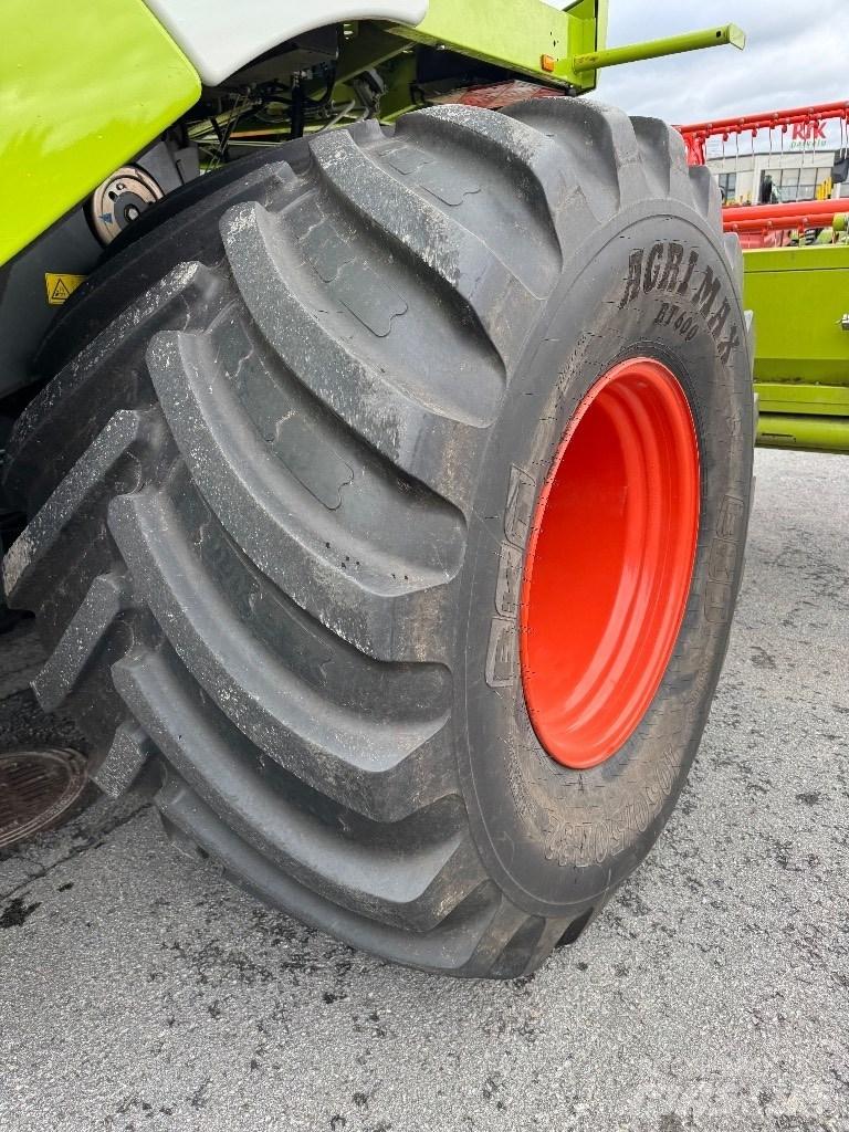 CLAAS Tucano 320 Kombajny zbożowe