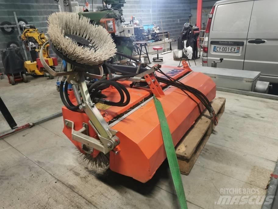 Tuchel Simplex 135HD Zamiatarki - Zgarniarki - Odśnieżarki