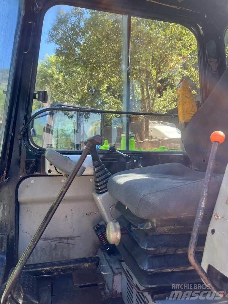 Hyundai R60-5 Koparki gąsienicowe