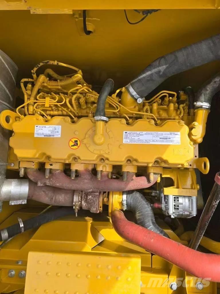 CAT 320 Koparki gąsienicowe