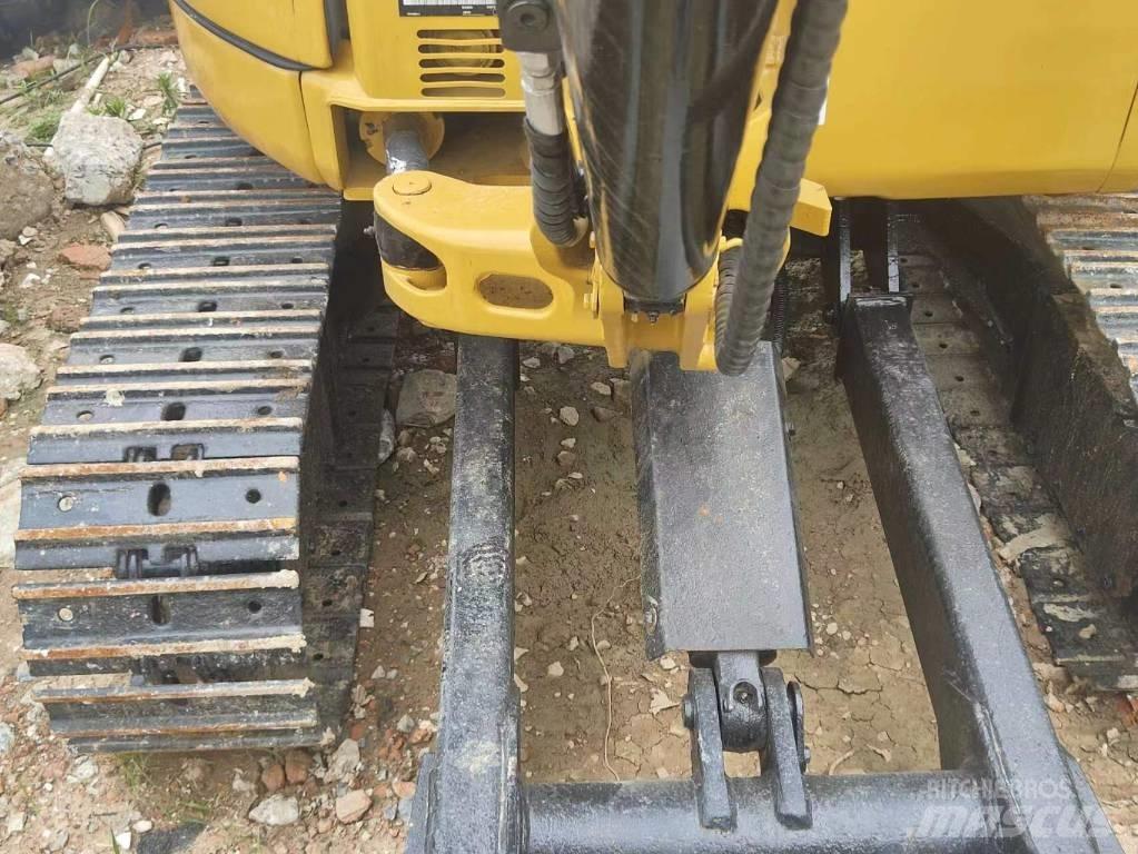 CAT 303 Minikoparki