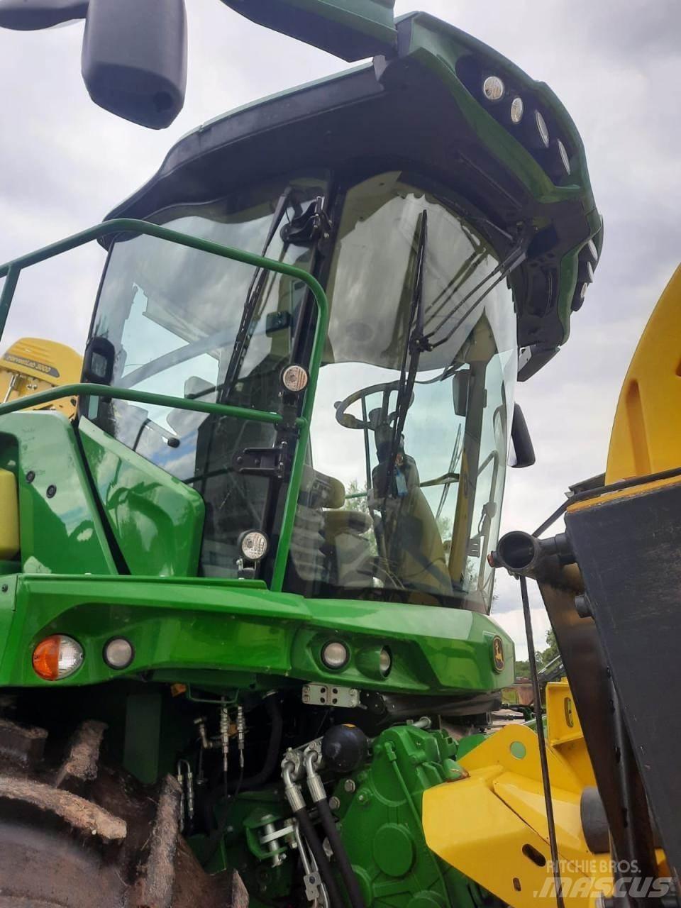 John Deere 8200 i Sieczkarnie samojezdne