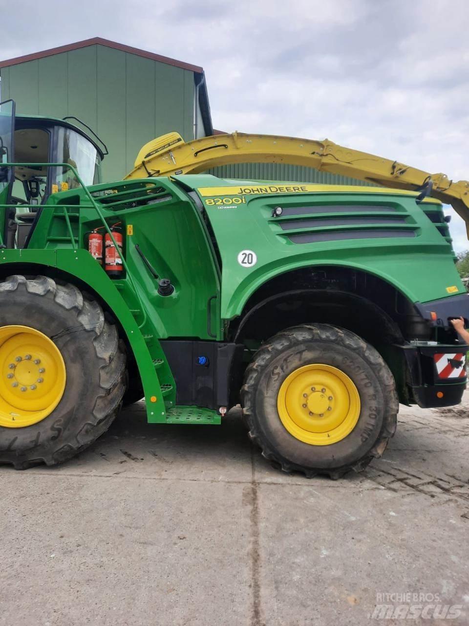 John Deere 8200 i Sieczkarnie samojezdne