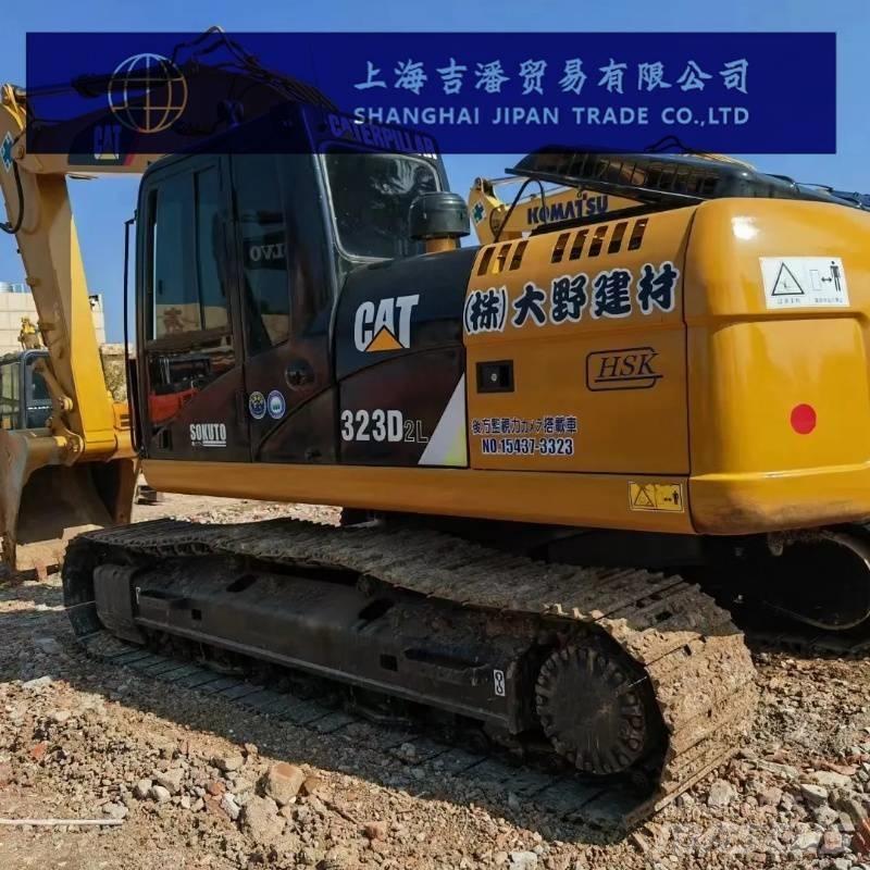 CAT 323 D Koparki gąsienicowe