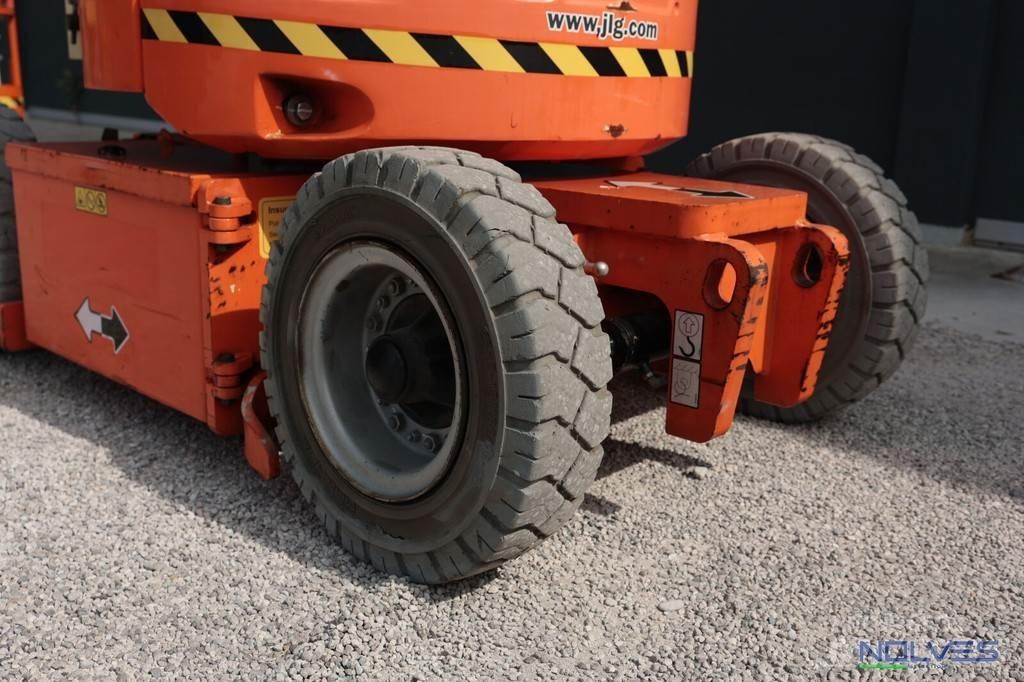 JLG E300AJP Podnośniki przegubowe