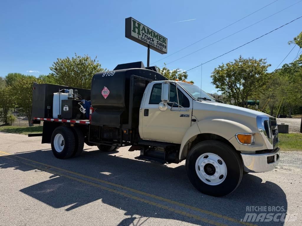 Ford F 750 XLT Pojazdy komunalne