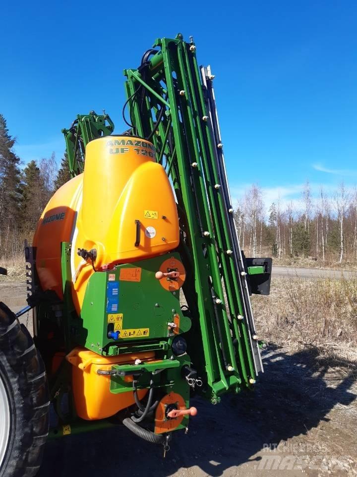 Amazone UF 1201 Zamontowane opryskiwacze