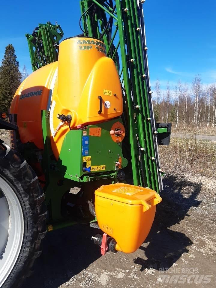 Amazone UF 1201 Zamontowane opryskiwacze
