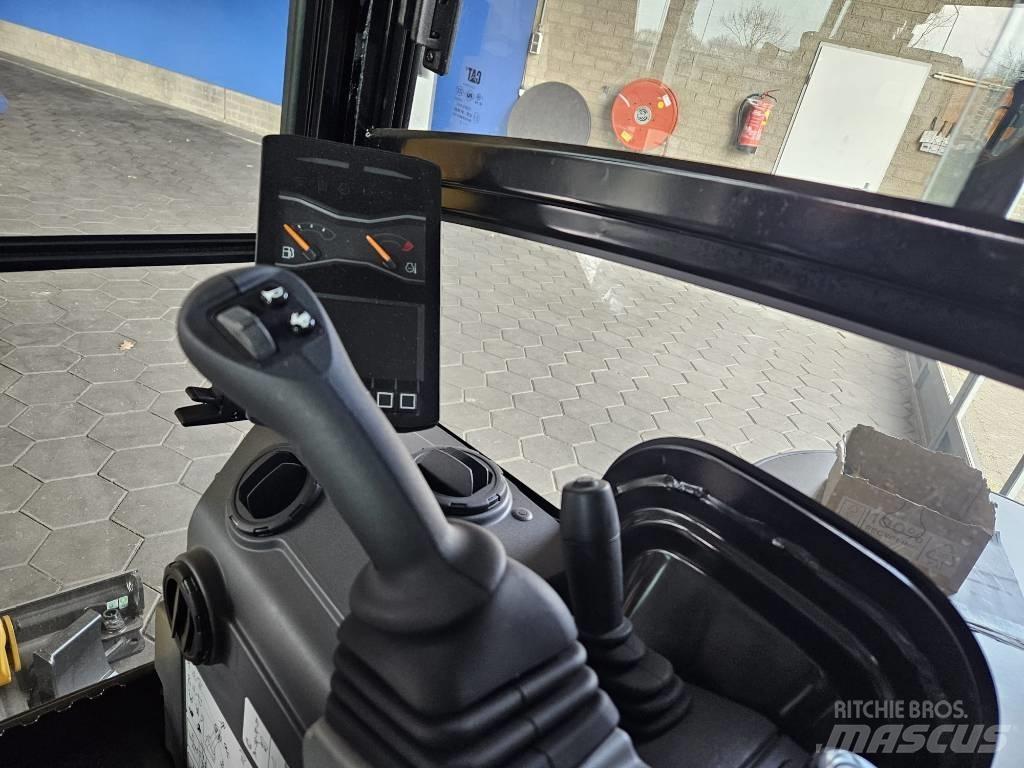 CAT 301.8 Minikoparki