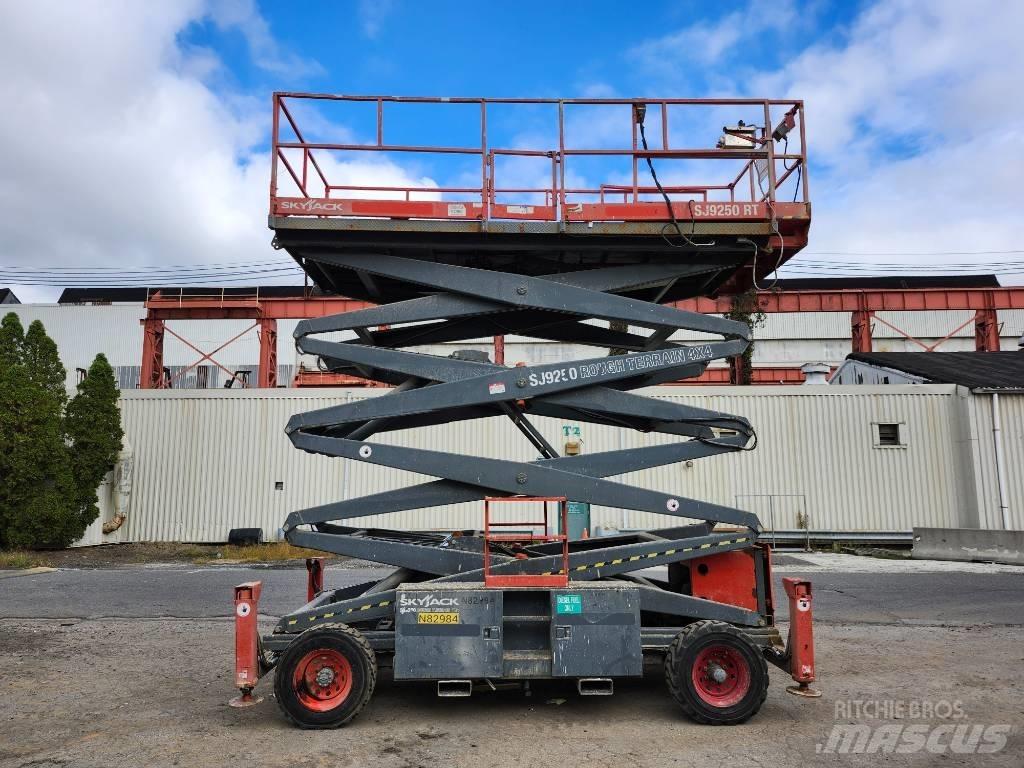 SkyJack SJ 9250 RT Podnośniki nożycowe