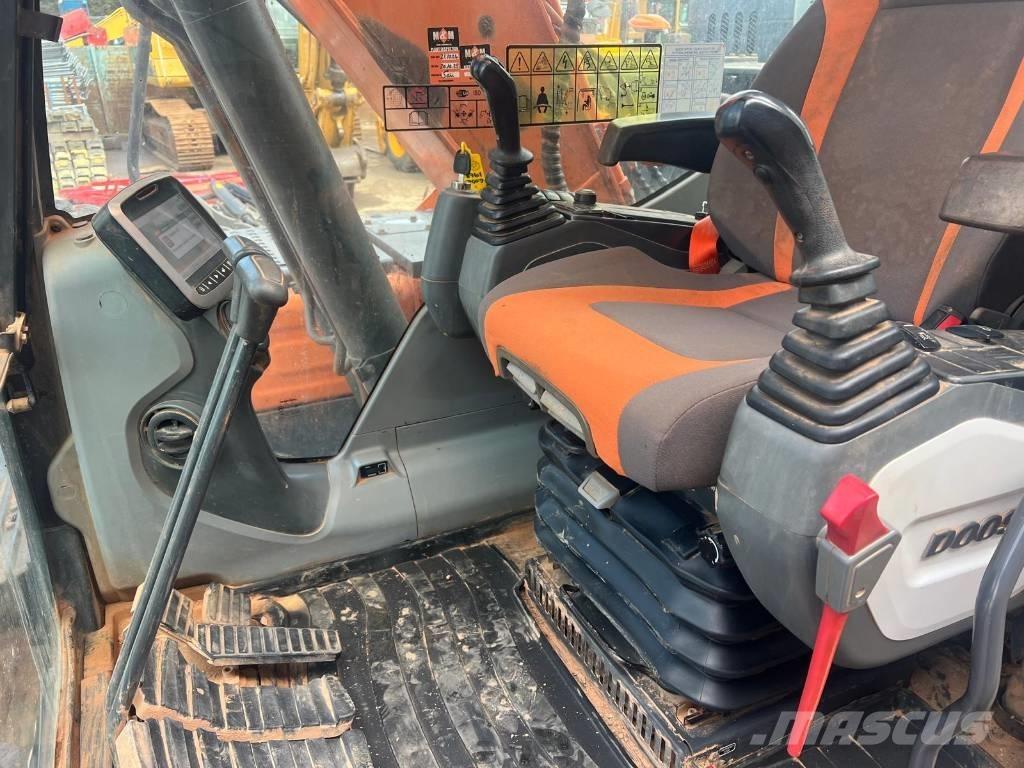 Doosan DX 140 LC Koparki gąsienicowe