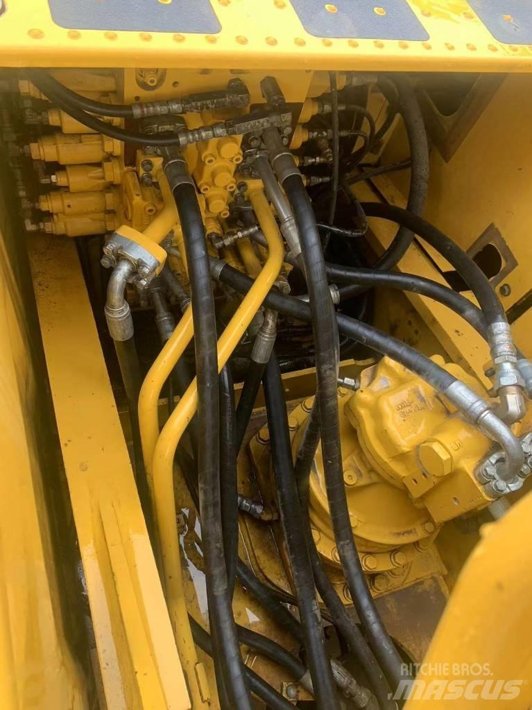 Komatsu PC 210-8 Koparki gąsienicowe