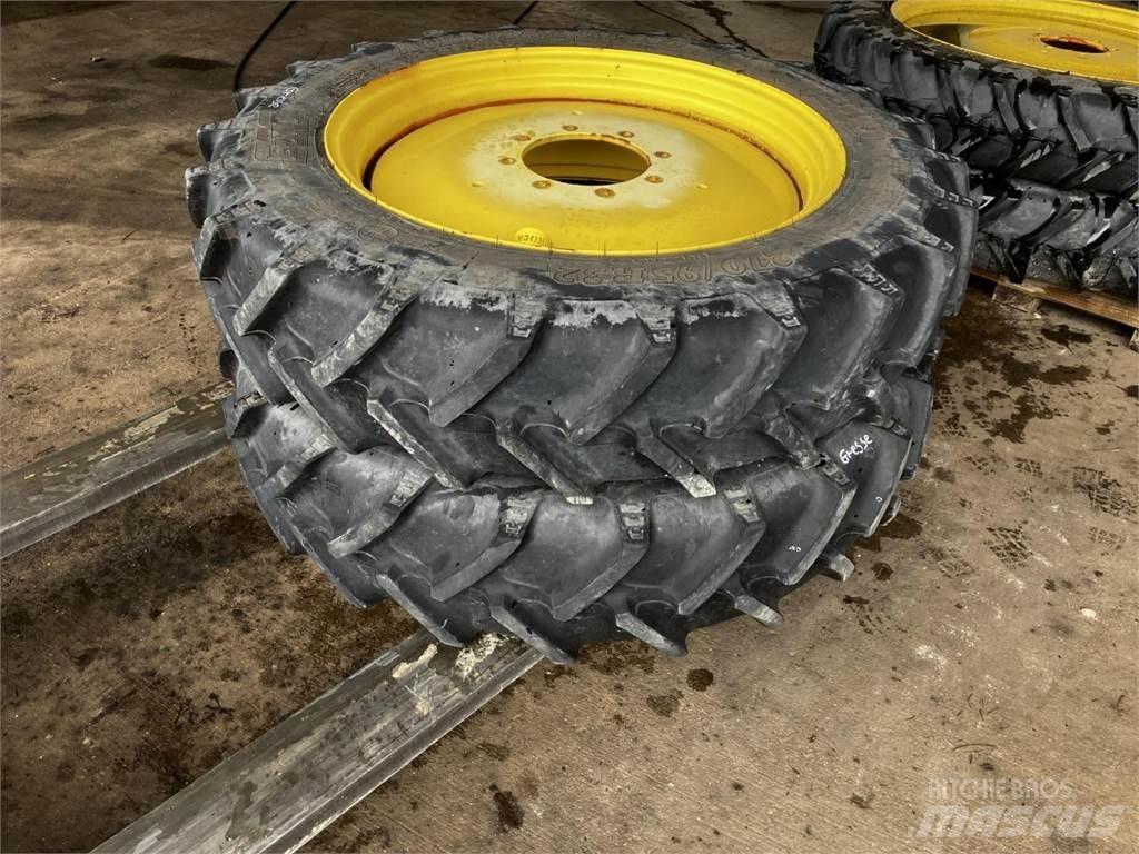 BKT 270/95R32 Opony, koła i felgi