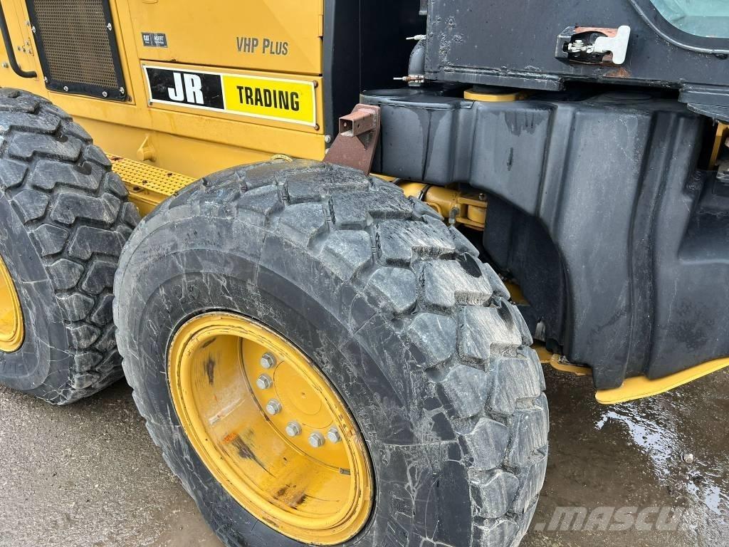 CAT 140 M AWD Równiarki