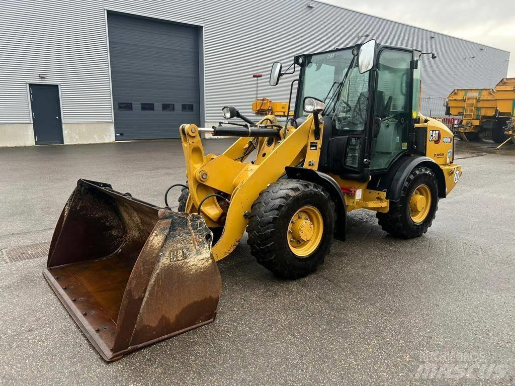 CAT 906M Ładowarki kołowe