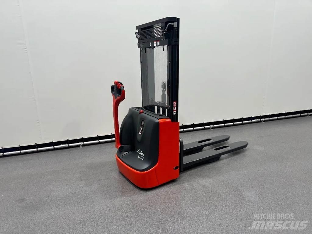 Linde L 12 Wózki widłowe unoszące z dyszlem