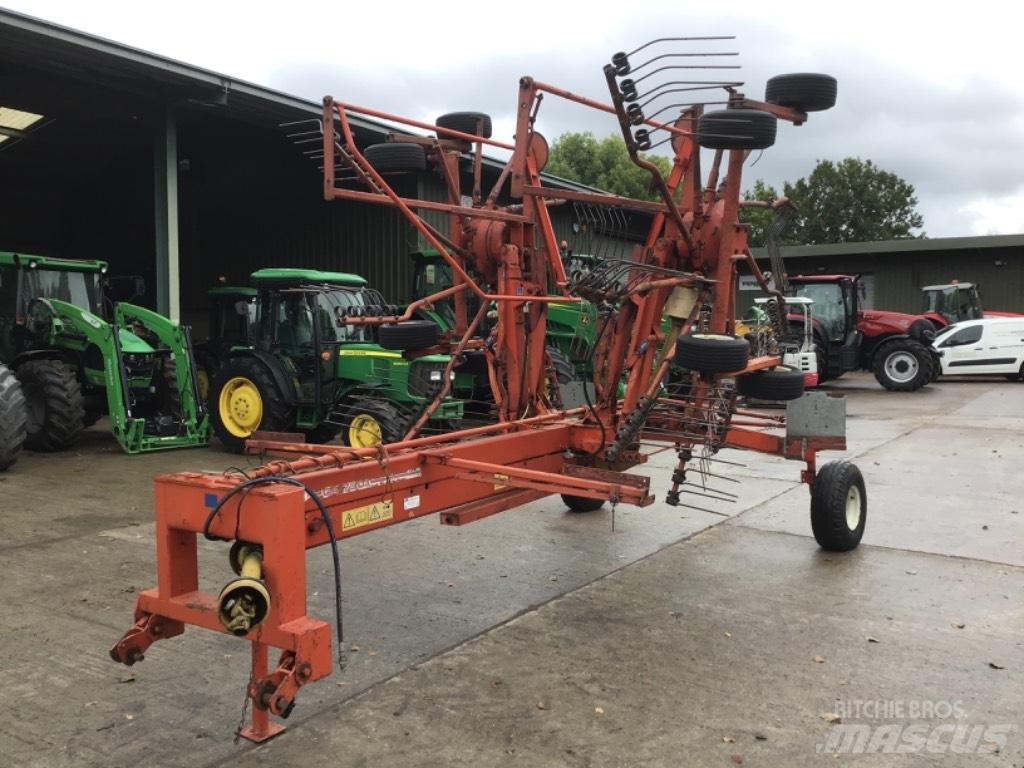 Kuhn GA 7301 Zgrabiarki i przetrząsacze