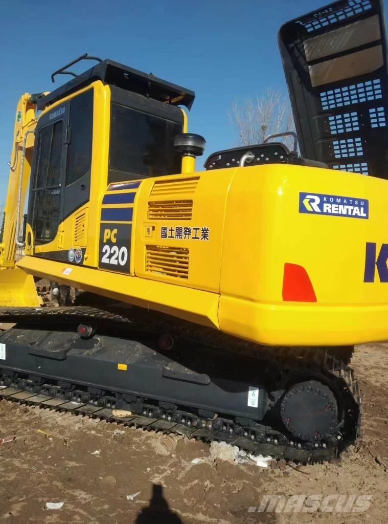 Komatsu 220-8 Koparki gąsienicowe
