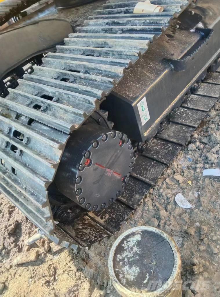 Komatsu 220-8 Koparki gąsienicowe